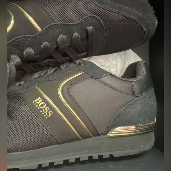 Hugo Boss -BOSS Black Suede w/Gold Trim Sneakers retails $225 NEW ππ€ - Picture 5 of 10